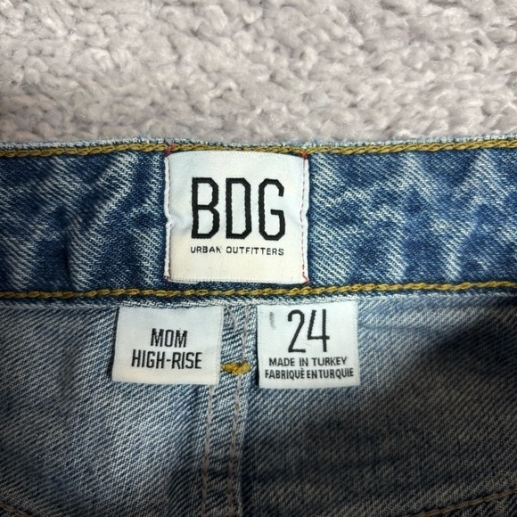 BDG Jeans Womens 24 Urban Outfitters Mom Jean High Rise Cotton Casual Distressed - Picture 2 of 3